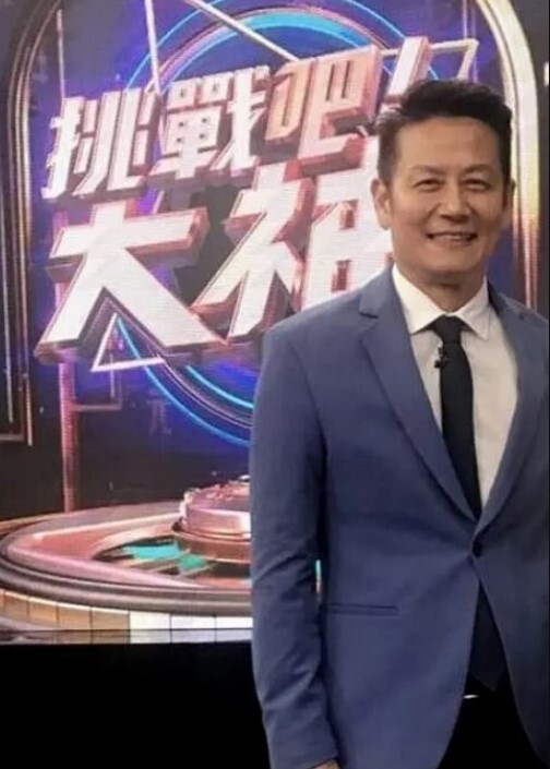 偷拍-大屌魔人高价约操白丝苗窕大奶JK装骚货 - 麻豆头条